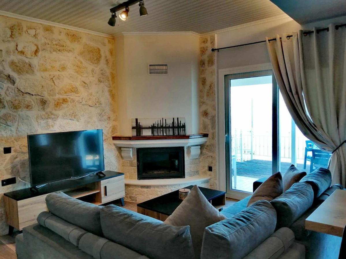 Infinity Blue Apartment Agní Екстериор снимка