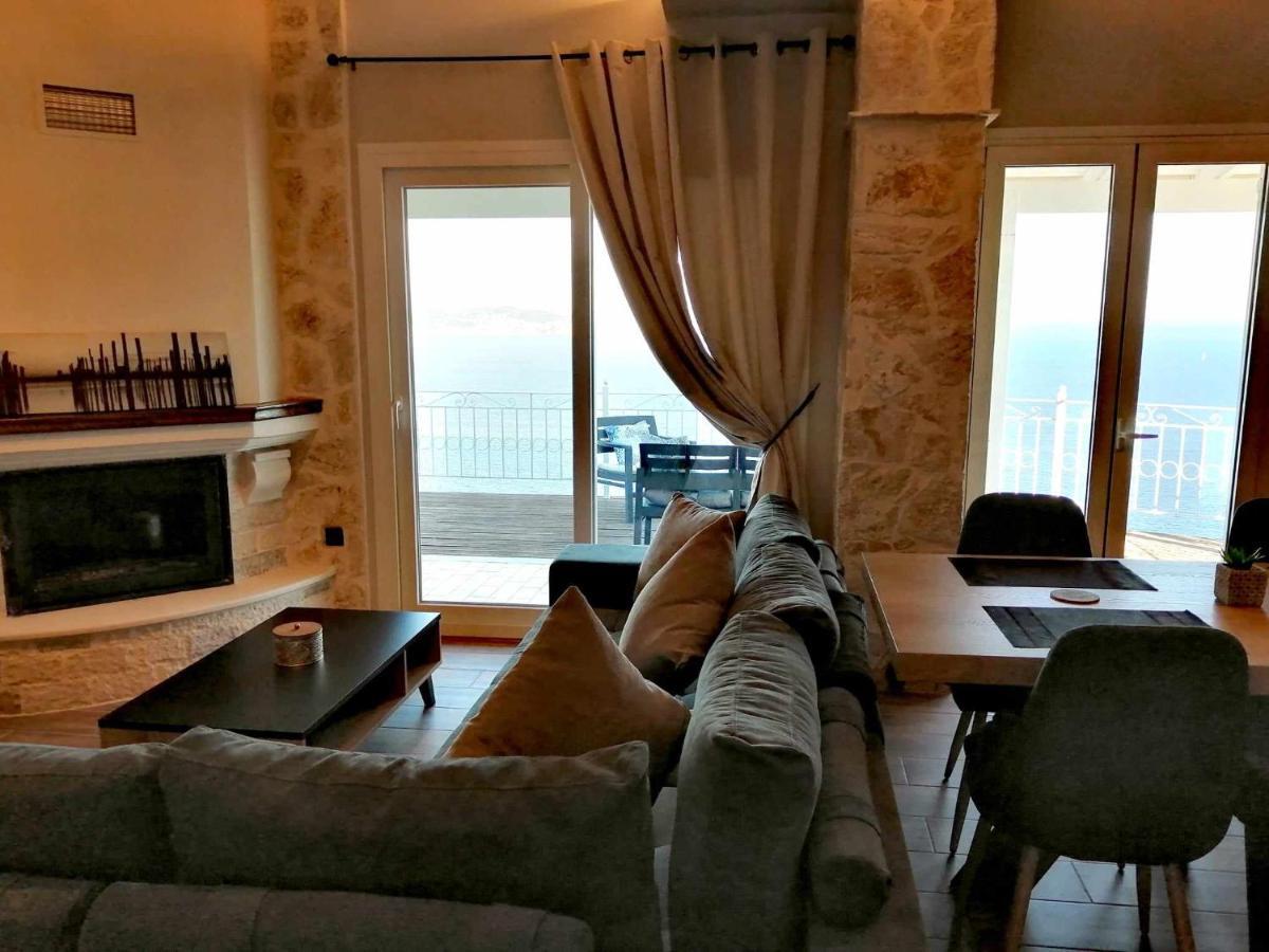 Infinity Blue Apartment Agní Екстериор снимка
