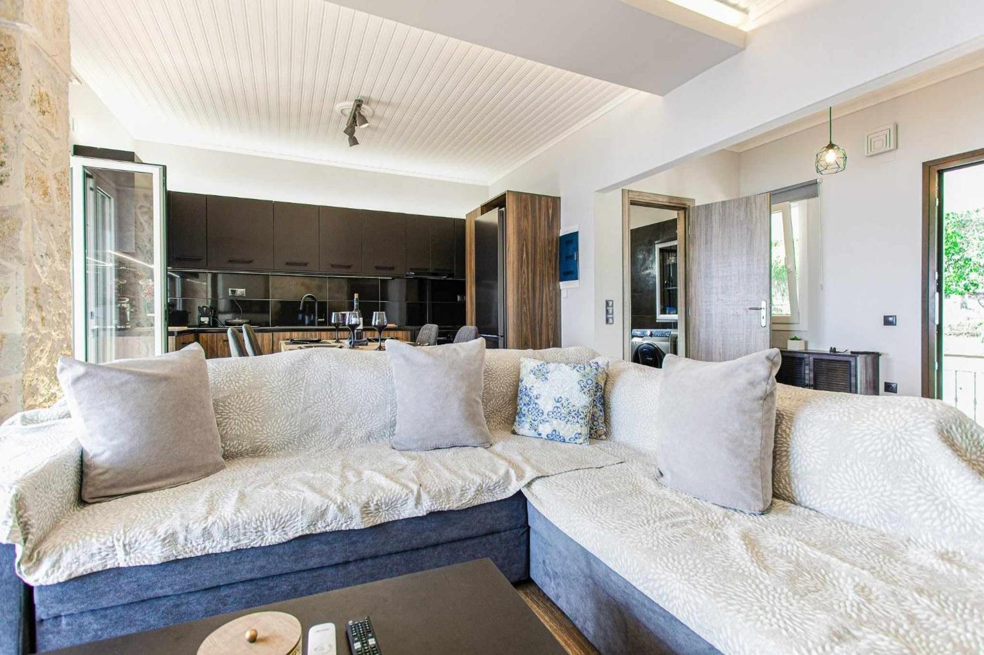 Infinity Blue Apartment Agní Екстериор снимка