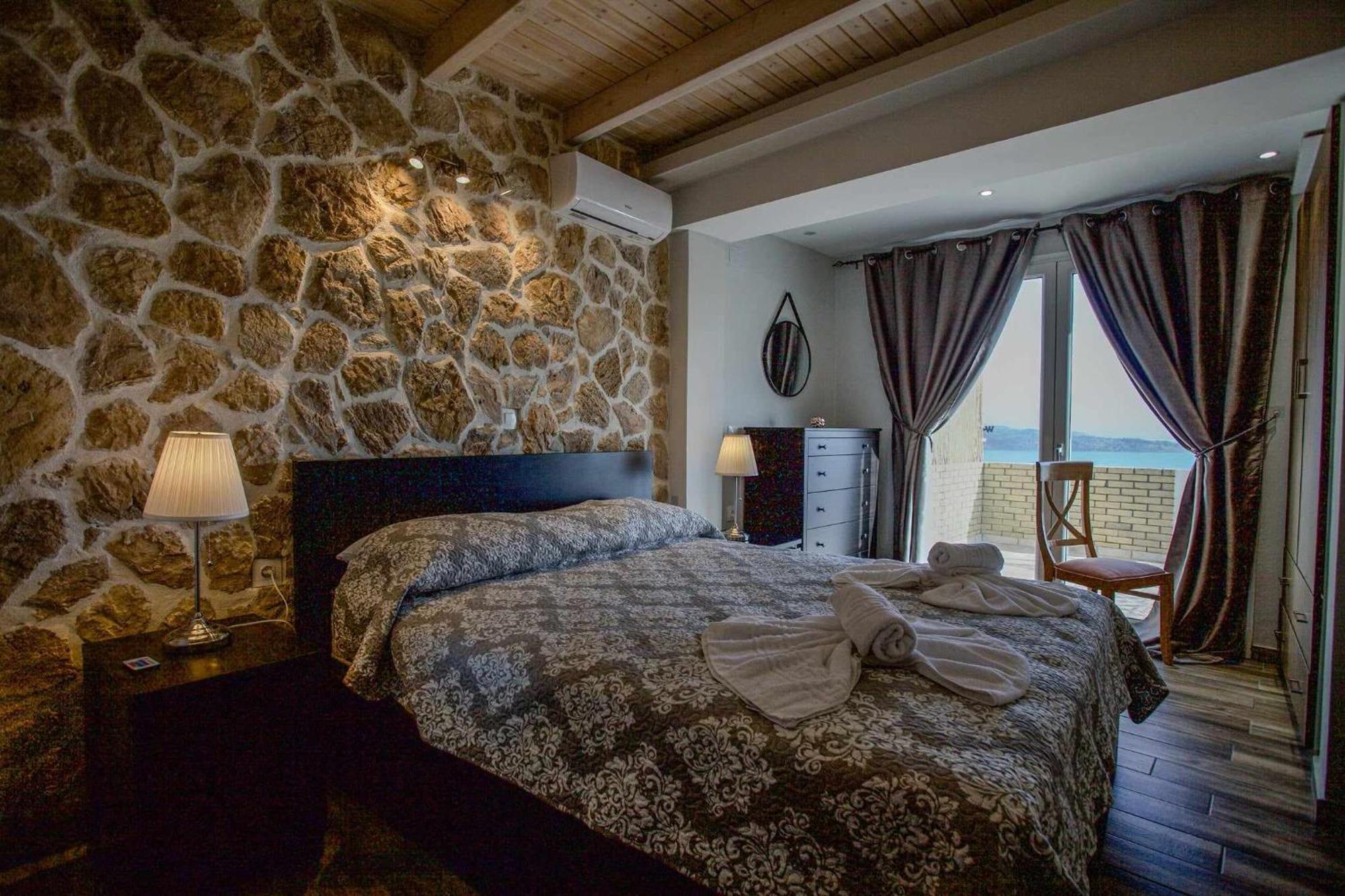 Infinity Blue Apartment Agní Екстериор снимка